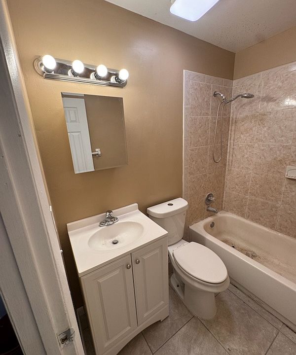 1st image of 140 Avenue W NW #2