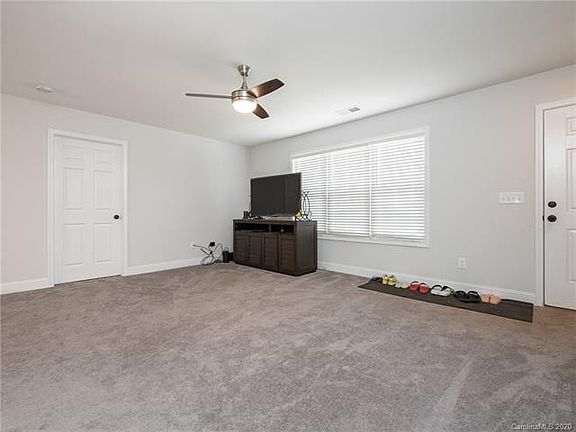 3rd image of 902 E Harrison Ave