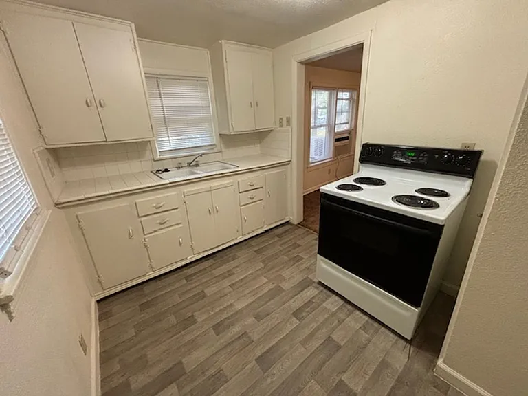 2816 Putnam St — Photo 10
