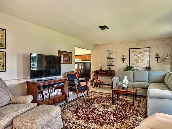 3rd image of 1596 Pennwood Cir N