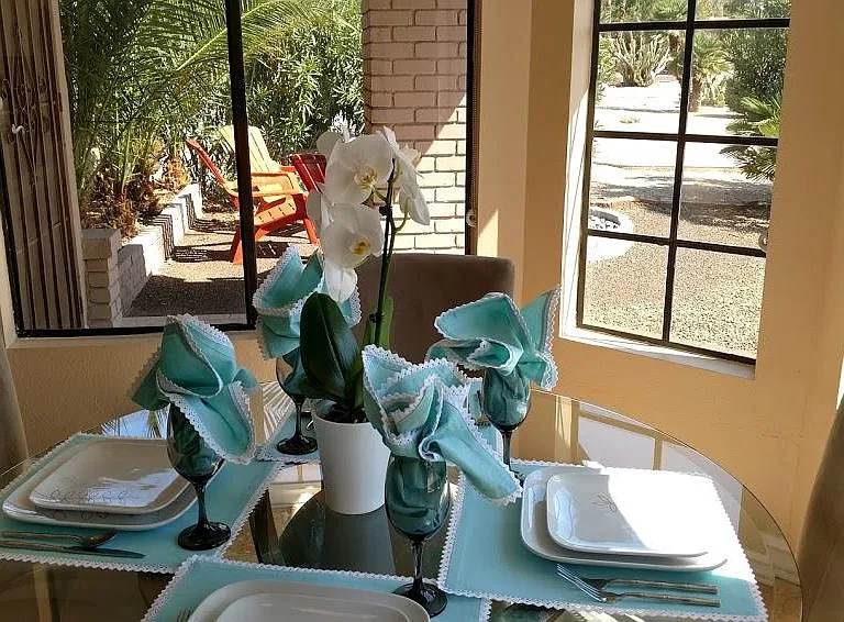 Mountain view dining