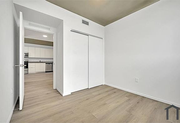 4th image of 475 NE 125th St #703