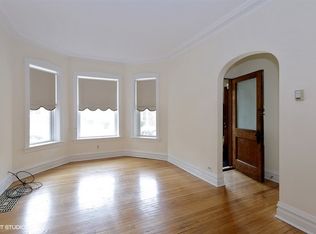 1515 W Rosemont Ave, Chicago, IL 60660