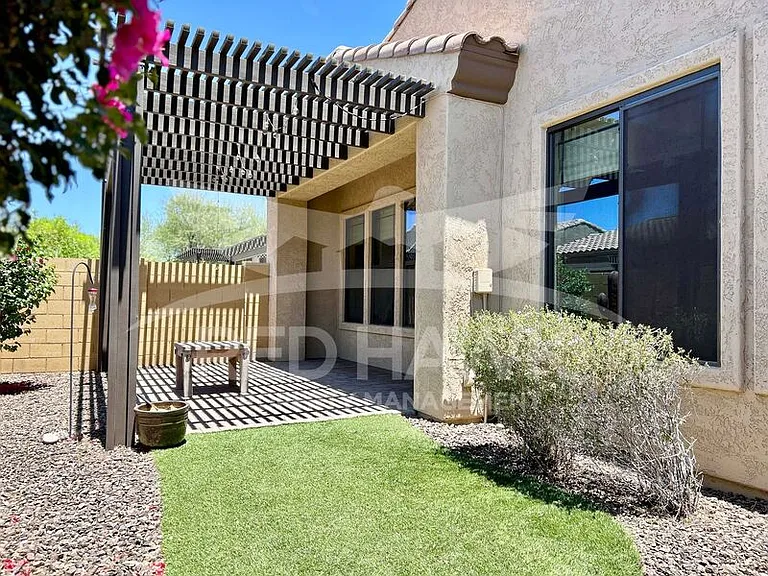 1748 N Makalu Cir — Photo 19