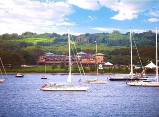 275 Depot Ave, Portsmouth, RI 02871