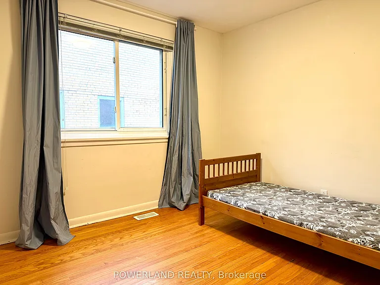 72 Pynford Cres #MAIN FLOOR — Photo 7