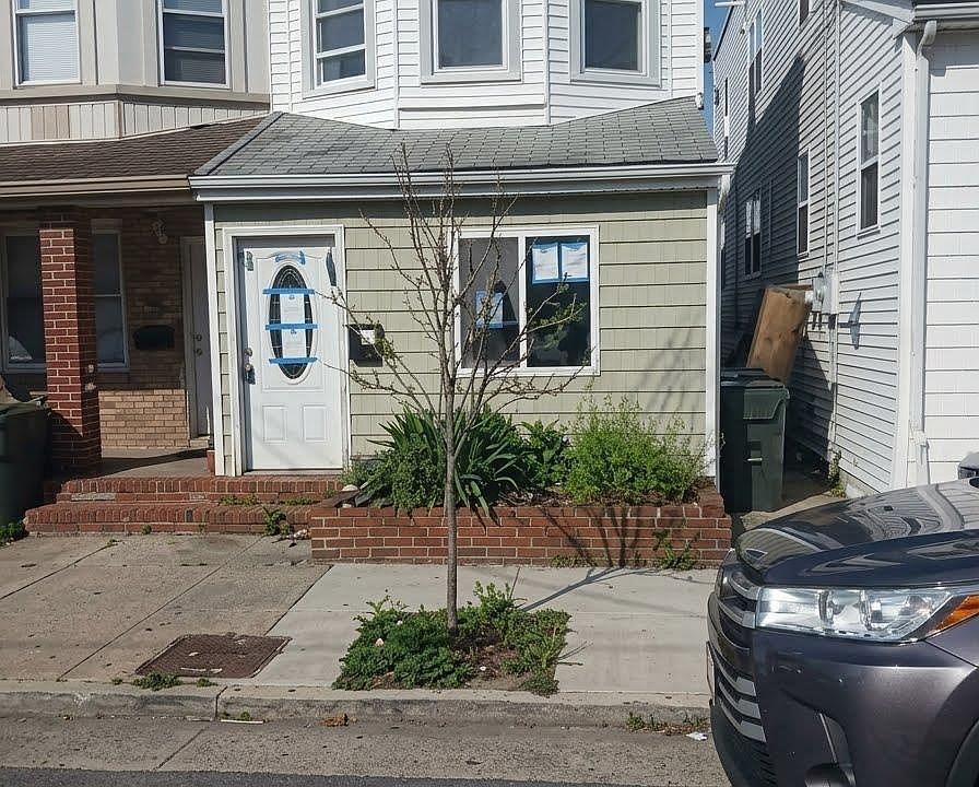 1st image of 218 N Texas Ave