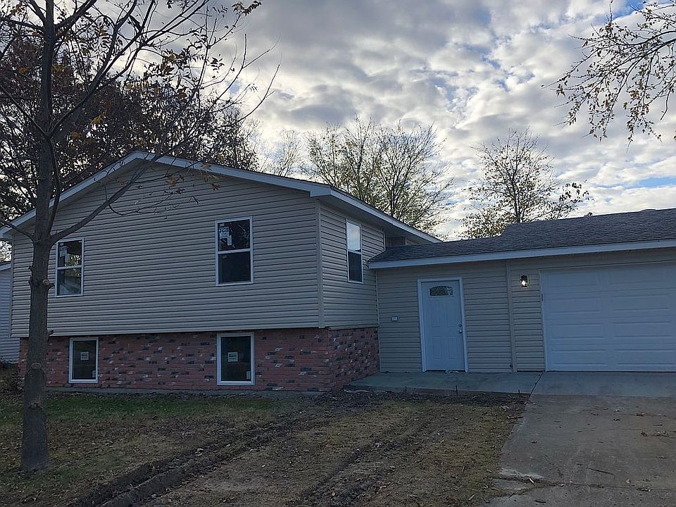 1st image of 617 Della Ct