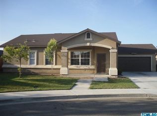 379 Trinta Ct, Farmersville, CA 93223