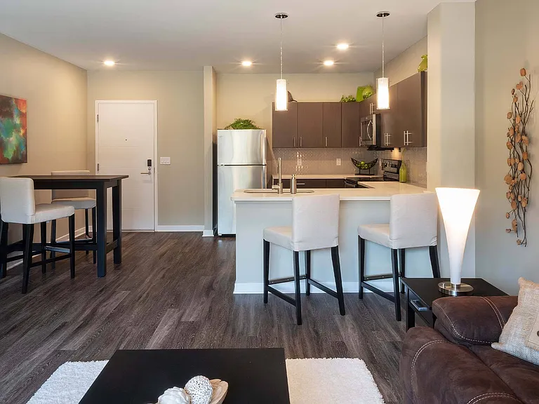 Cosmopolitan Apartments — Photo 11