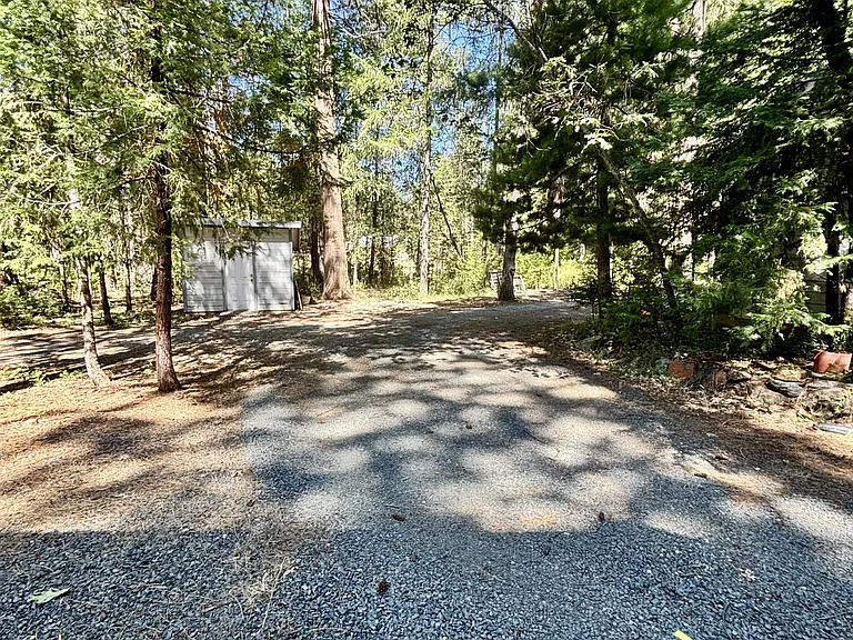 11413 Lower Colfax Rd — Photo 37
