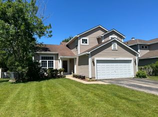 880 Tallgrass Dr, Bartlett, IL