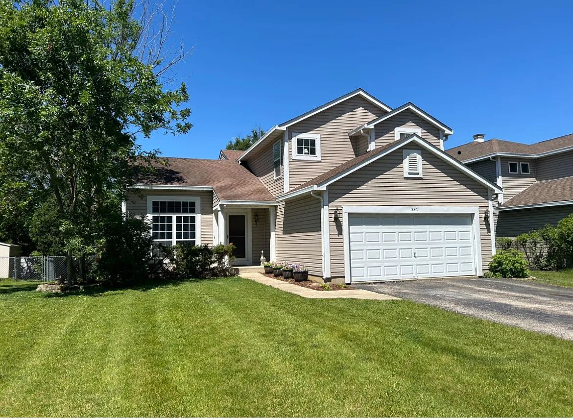 880 Tallgrass Dr photo 1