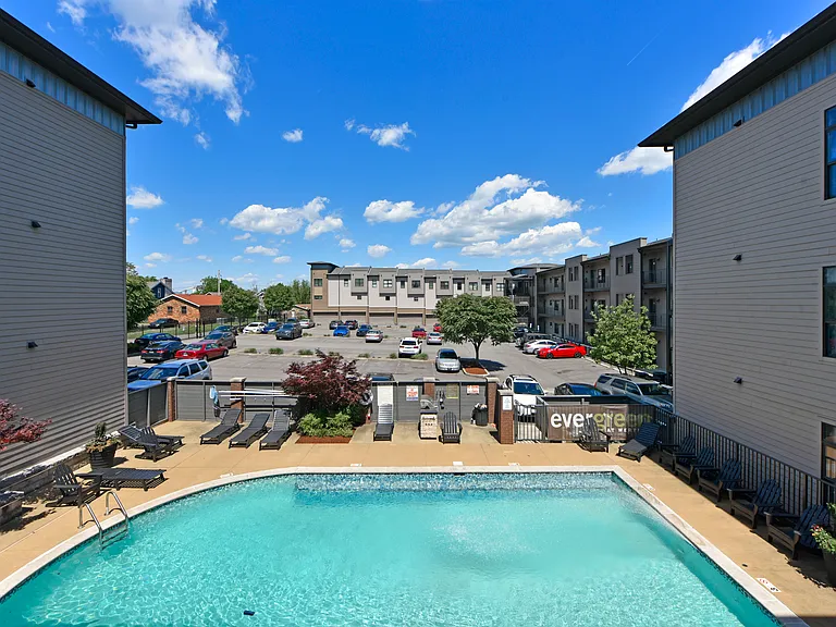 Ellis Germantown — Photo 12