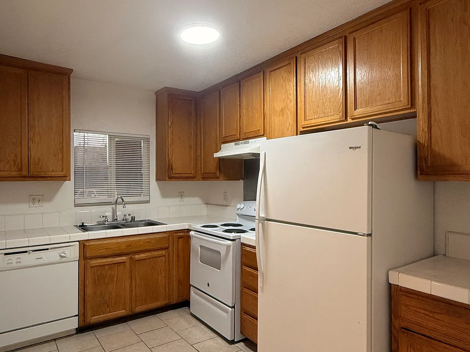 2 bed, 836 sqft, $1,850 — Photo 1