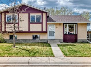 41 N Alder Cres SE, Airdrie, AB T4B 1J1