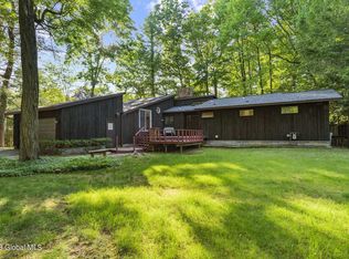 12 Candlewood Ln, Delmar, NY 12054