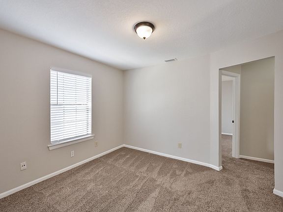 5th image of 1521 Stratford Dr