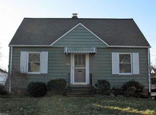 1310 Commonwealth Ave, Mayfield Heights, OH 44124