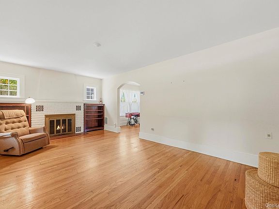 5th image of 14 Spoor Avenue