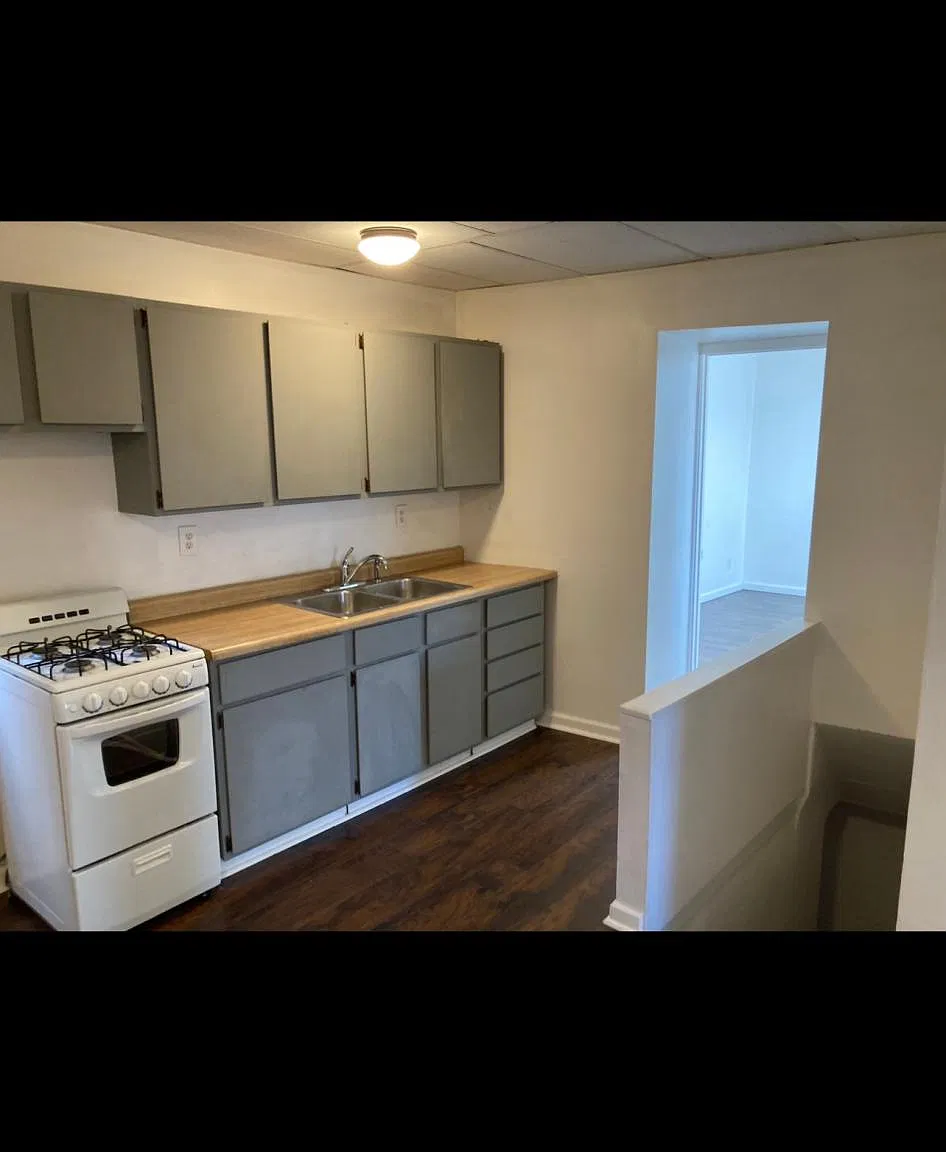 403 Semple St — Photo 3