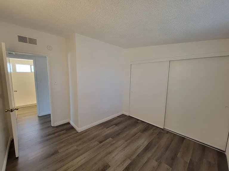 987 J St — Photo 6