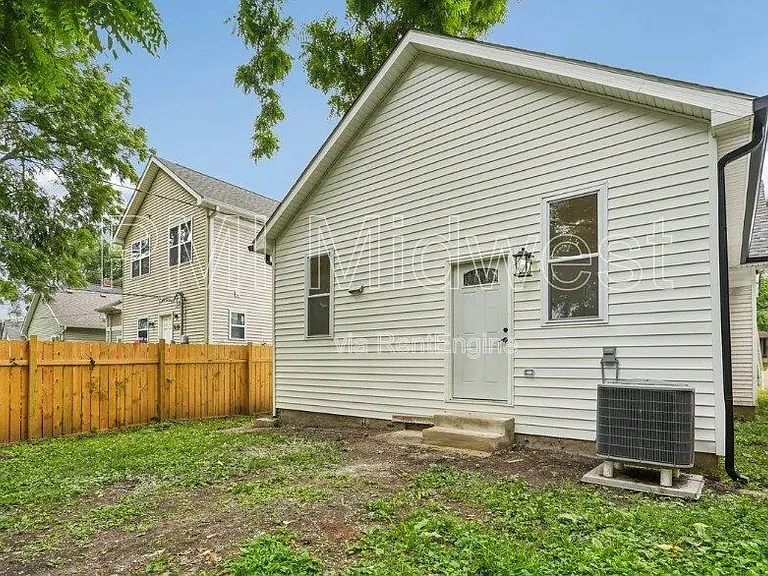 941 King Ave — Photo 17