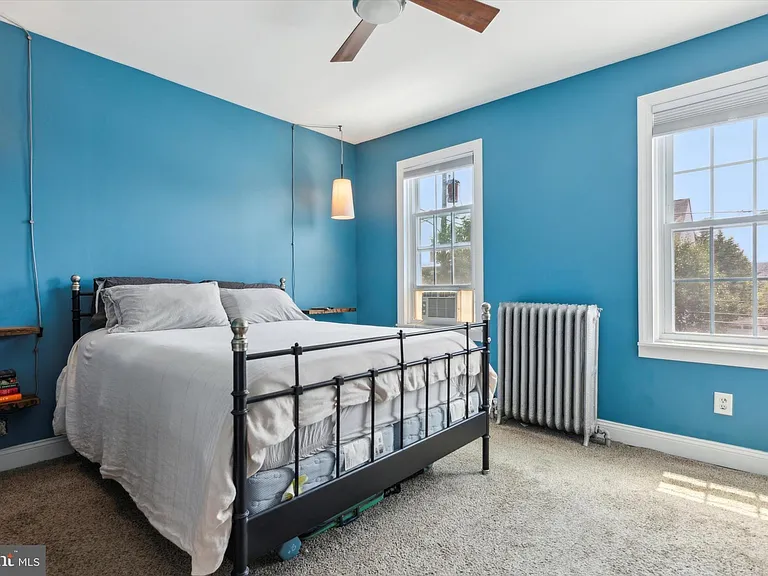 460 Martin St — Photo 11