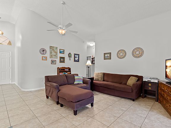 2nd image of 837 Kriswell Ct