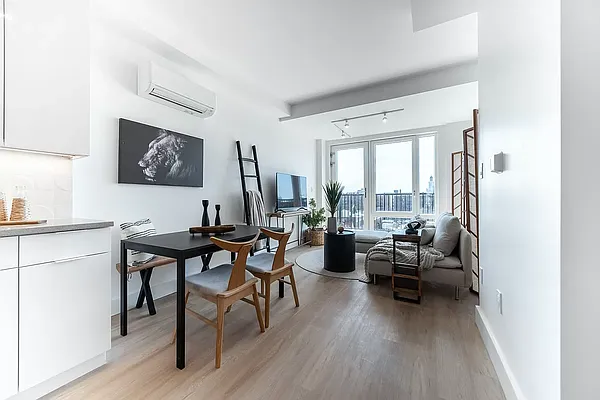 Rented by Key City Capital Inc | media 18