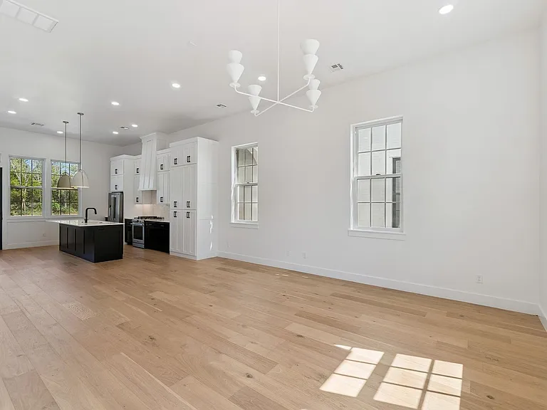 18821 Selah Way — Photo 18