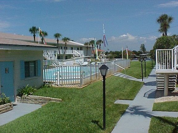 Clubhouse / Pool