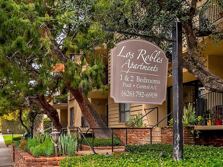 Los Robles Apartments — Photo 63