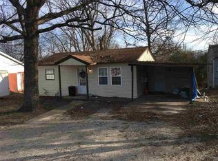 911 Oakwood Dr, Poplar Bluff, MO 63901