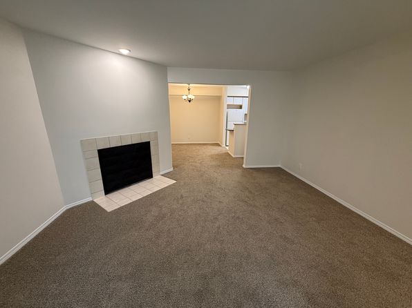 4 Hartwell Ct APT 3