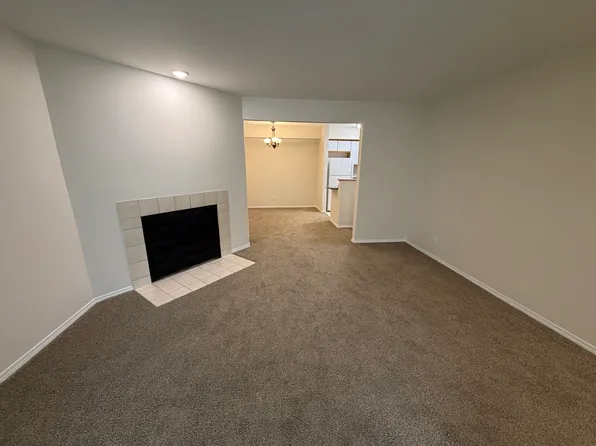 4 Hartwell Ct APT 3, Savoy, IL 61874