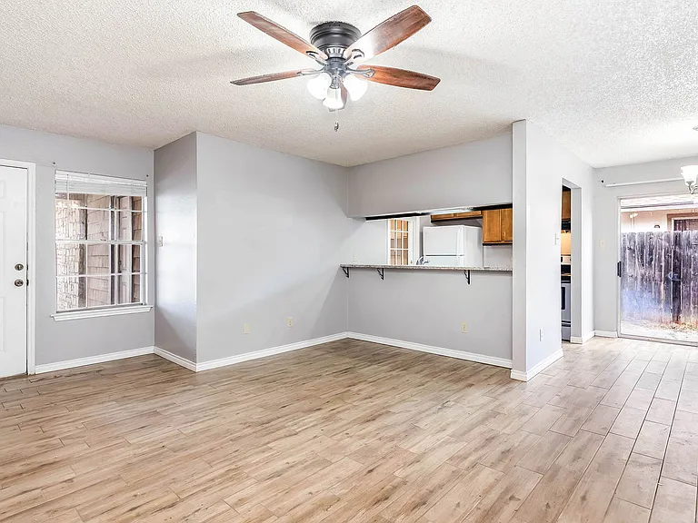 5204 Gawain Dr — Photo 13