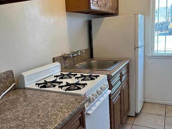 4th image of 4560 E Slauson Ave #5