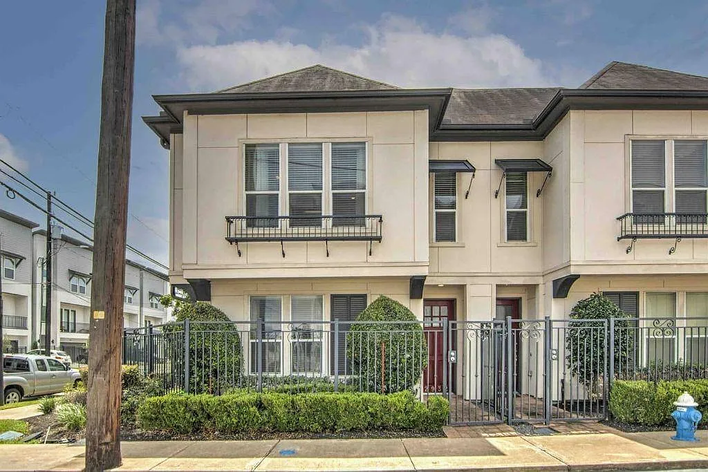 3 bed, 1556 sqft, $2,800 — Photo 3