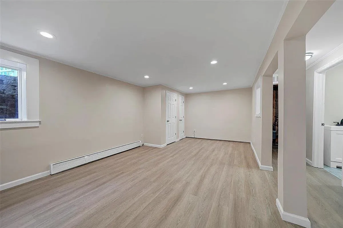 5 bed, $3,450 — Photo 4