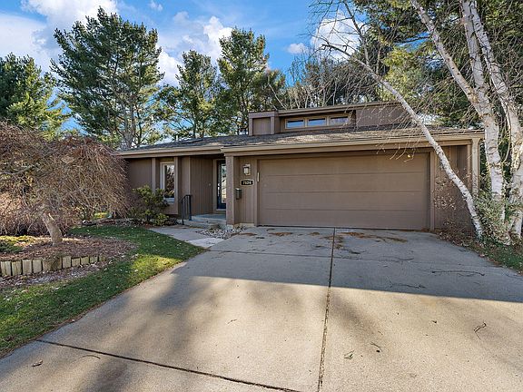 2nd image of 7524 Turnberry Ct