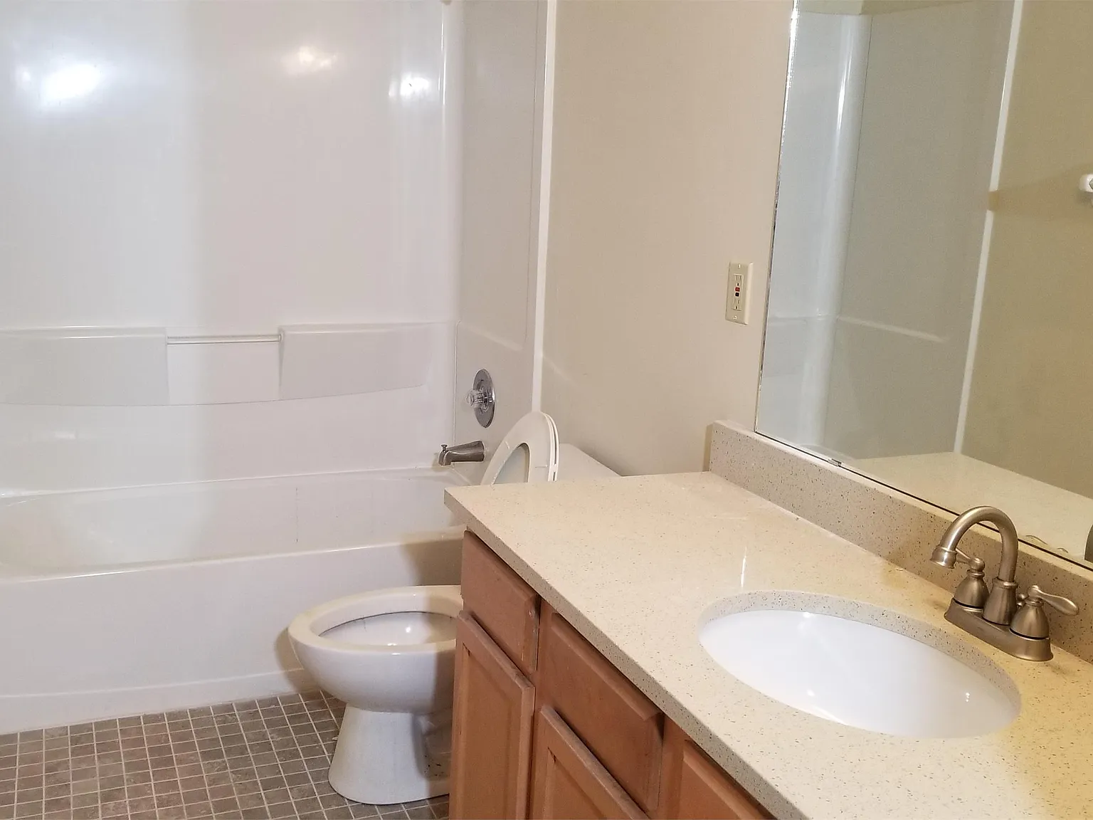 Rivergate Condos - 1410 Missouri Ave — Photo 4