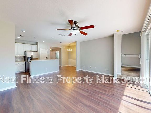 3rd image of 4849 Parkhurst Pl