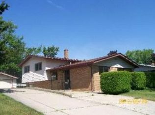 2332 Alta Vista Dr, Waukegan, IL 60087