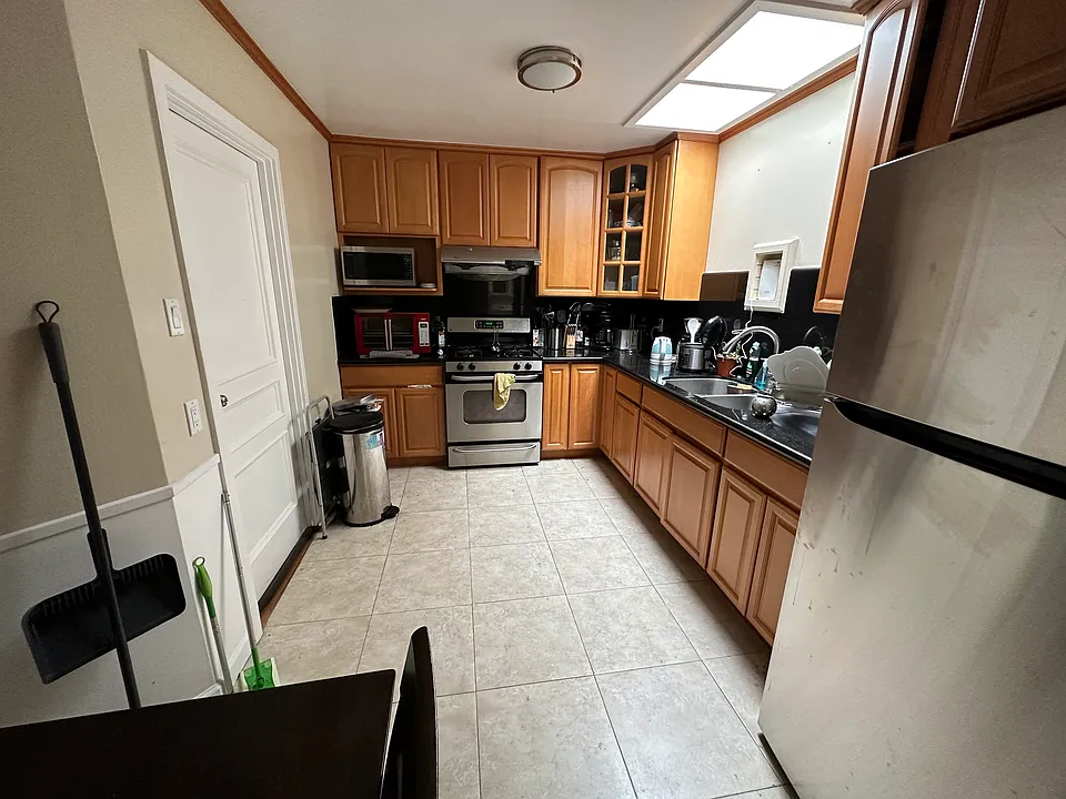 92 Meadowbrook Dr #3