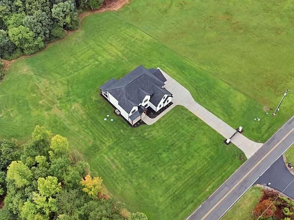 3rd image of 2087 Creek Nation Rd