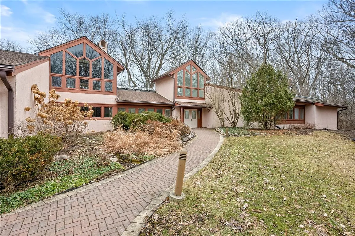 5 Bridle Ln photo 1
