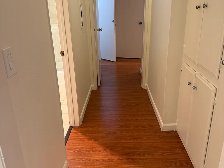 1262 S Barrington Ave #203 — Photo 34