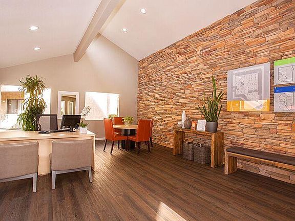 4th image of 10851 N 43rd Ave #218