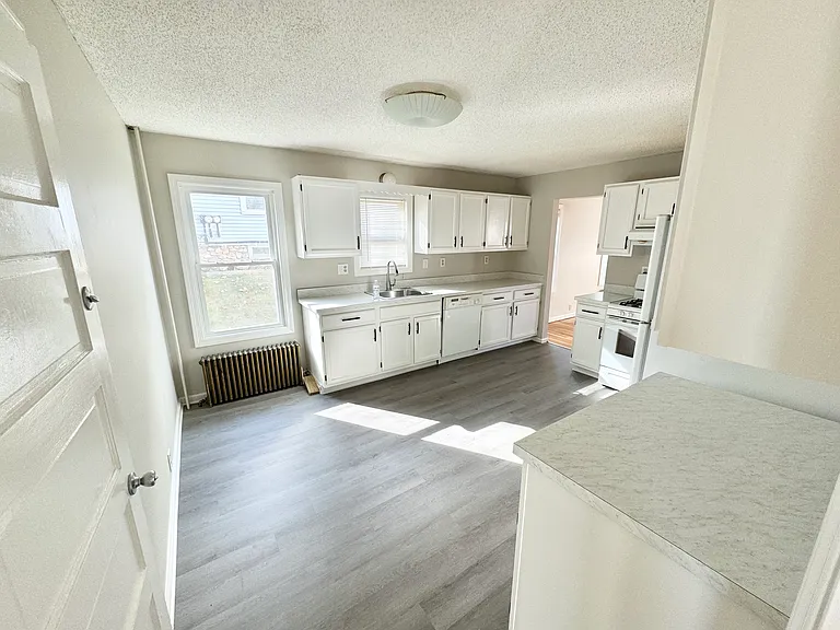 41 Putnam St #1 — Photo 12